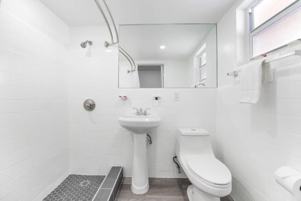 Fantastic 1 Bedroom With Pool Steps From The Beach #43 Hollywood Buitenkant foto